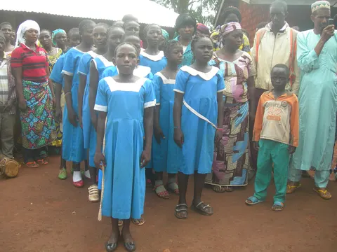 School children welcoming the DO